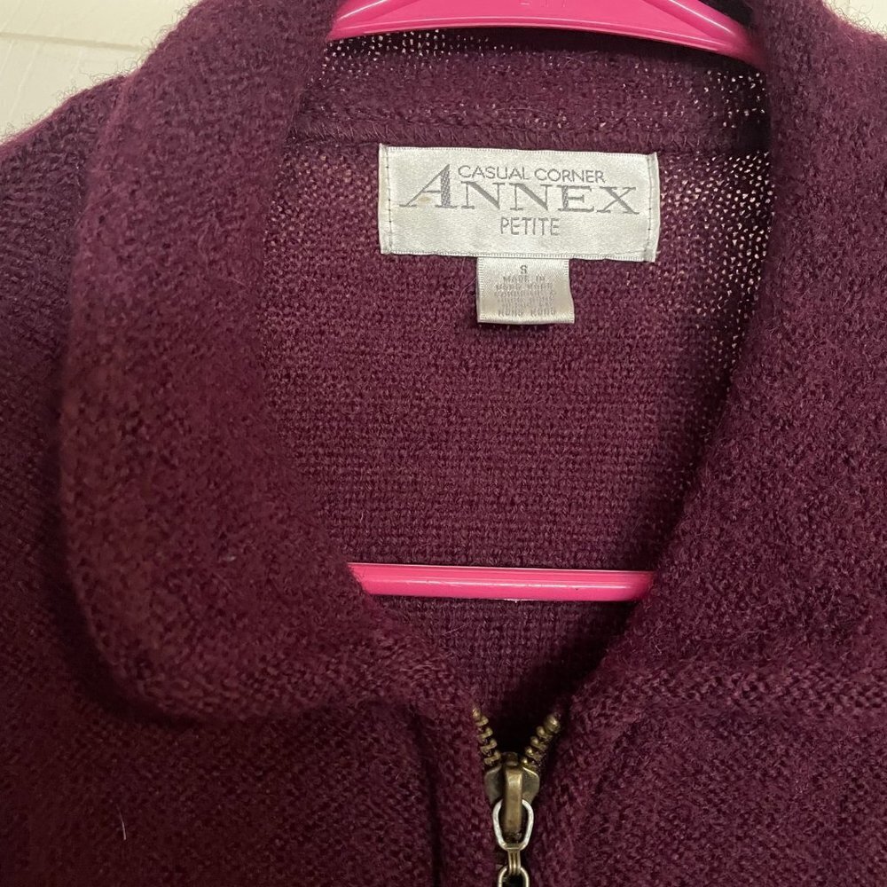 Womens Casual Corner Annex Petite Full Zip 100% Wool Sweater Maroon Size Small - Picture 2 of 3